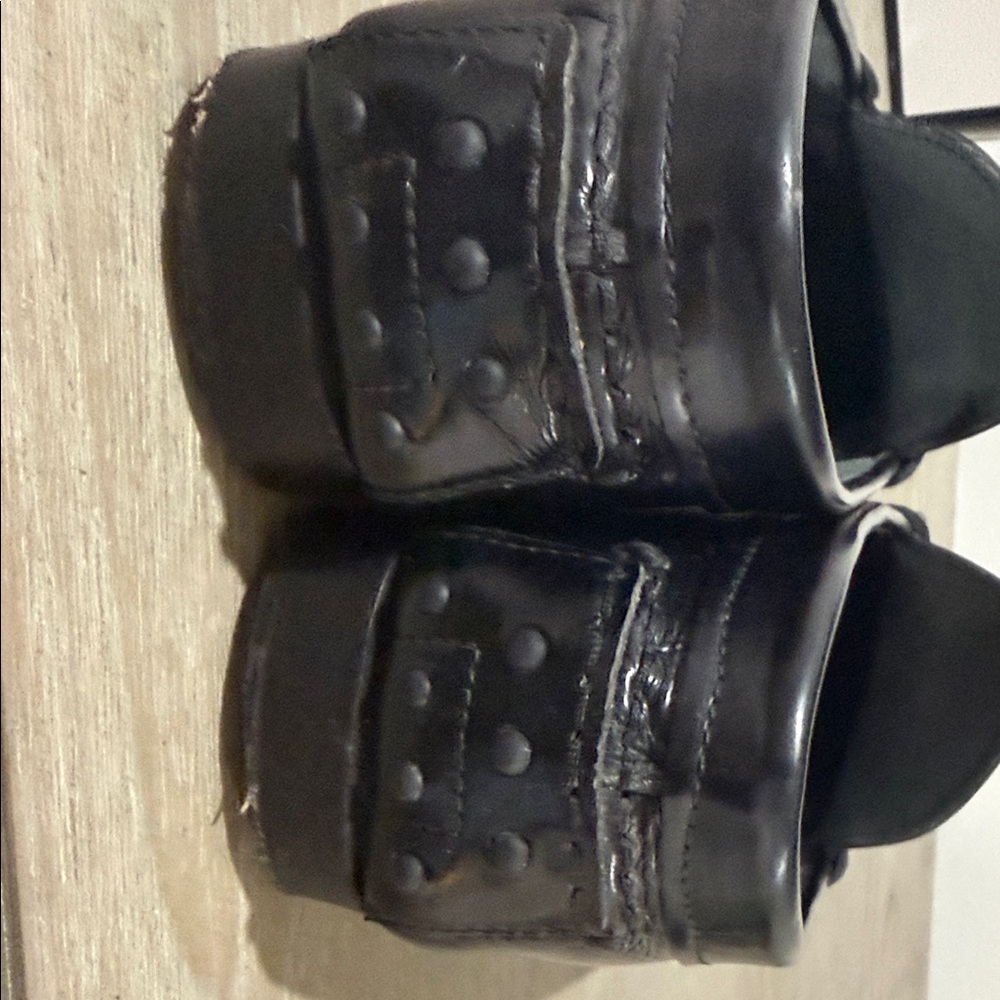 Tod's Black Leather Loafers for women - Picture 2 of 4